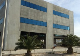 A VENDRE LOCAL PREFAB 2600 M2 TUNIS SUD