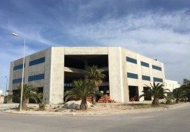 A VENDRE LOCAL PREFAB 2600 M2 TUNIS SUD