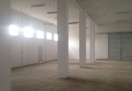 A VENDRE LOCAL INDUSTR LAC 2000 M2