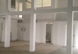 A VENDRE LOCAL INDUSTR LAC 2000 M2