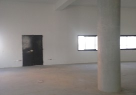 A LOUER IMMEUBLE 2100 M2 LAC