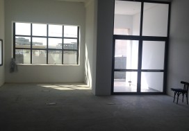 A LOUER IMMEUBLE 2100 M2 LAC