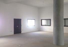 A LOUER IMMEUBLE 2100 M2 LAC