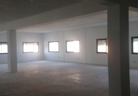 A LOUER IMMEUBLE 2100 M2 LAC