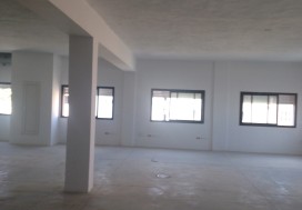 A LOUER IMMEUBLE 2100 M2 LAC