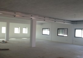 A LOUER IMMEUBLE 2100 M2 LAC