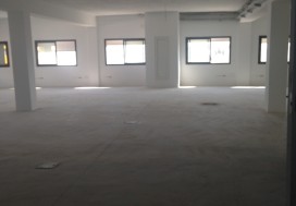 A LOUER IMMEUBLE 2100 M2 LAC