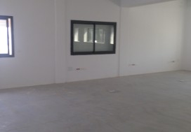 A LOUER IMMEUBLE 2100 M2 LAC