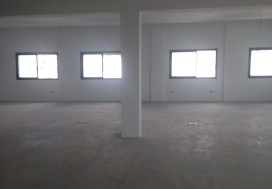 A LOUER IMMEUBLE 2100 M2 LAC