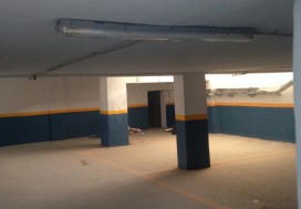A LOUER IMMEUBLE 2100 M2 LAC