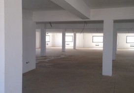 A LOUER LOCAL INDUSTR 2400 M2 MGHIRA