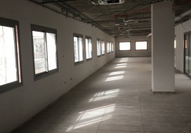 A L IMMEUBE HS 2553 M2 Z LAC 3 TUNIS