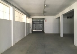 A LOUER LOCAL DALLE 2200 M2 R+2 SLIMEN