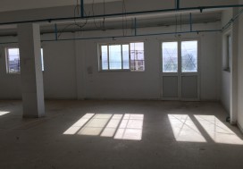 A LOUER LOCAL DALLE 2200 M2 R+2 SLIMEN