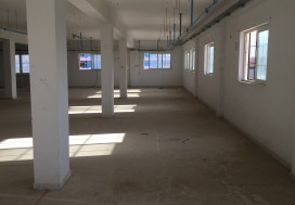 A LOUER LOCAL DALLE 2200 M2 R+2 SLIMEN