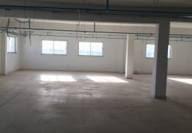 A LOUER LOCAL DALLE 2200 M2 R+2 SLIMEN