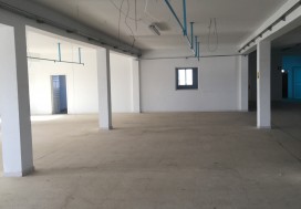 A LOUER LOCAL DALLE 2200 M2 R+2 SLIMEN