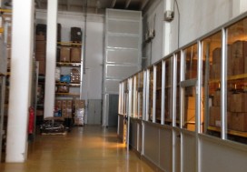 A VENDRE LOCAL INDUSTR 18 000 M T OUEST