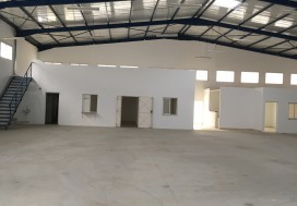 A VENDRE LOCAL 720/3300 M2 TUNIS SUD