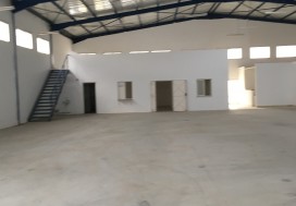 A VENDRE LOCAL 720/3300 M2 TUNIS SUD