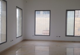 A LOUER LOCAL 2700 M2 TUNIS SUD