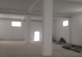 A LOUER LOCAL 2700 M2 TUNIS SUD