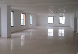 A LOUER LOCAL 2700 M2 TUNIS SUD