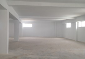 A LOUER LOCAL 2700 M2 TUNIS SUD