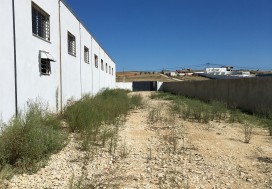 A LOUER DEPOT CHARP 1980 M2 TUN OUEST