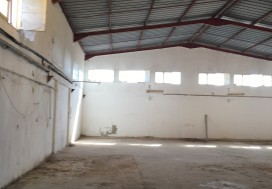 A L LOCAL COMMERCIAL 500/1000 M2 TU SUD