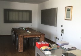 A VENDRE LOCAL 1600/2400 M2 TUNIS SUD