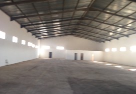 A VENDRE A J OUTS LOCAL 1100 M2 CHARP
