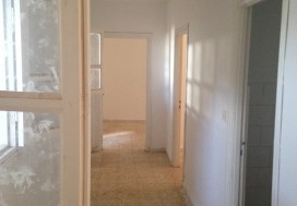 A VENDRE A J OUTS LOCAL 1100 M2 CHARP