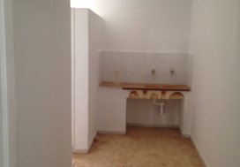 A VENDRE A J OUTS LOCAL 1100 M2 CHARP