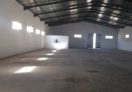 A VENDRE A J OUTS LOCAL 1100 M2 CHARP