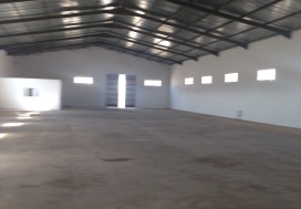 A VENDRE A J OUTS LOCAL 1100 M2 CHARP