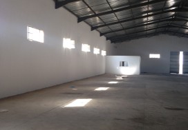 A VENDRE A J OUTS LOCAL 1100 M2 CHARP