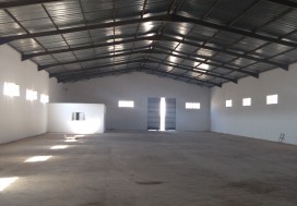 A VENDRE A J OUTS LOCAL 1100 M2 CHARP