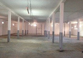 A LOUER LOCAL 1000 M2 AGBA