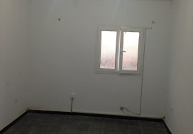 A LOUER LOCAL 1000 M2 AGBA