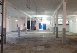 A LOUER LOCAL 1000 M2 AGBA