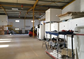 A LOUER LOCAL 1500 M2 TUNIS SUD