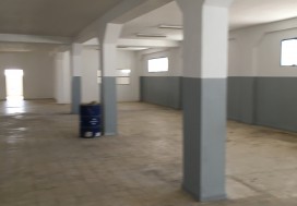 A LOUER LOCAL 1300 M2 2 NIV MNIHLA