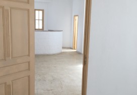 A LOUER LOCAL 1300 M2 2 NIV MNIHLA