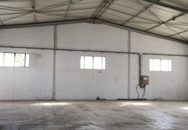 A LOUER LOCAL 1750/2736 M2 TU OUEST