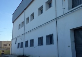 A VENDRE LOCAL INDUST 3000 M2 UTIQUE