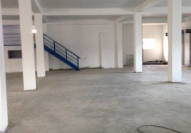 A VENDRE LOCAL INDUST 3000 M2 UTIQUE