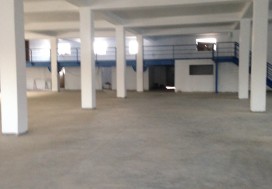 A VENDRE LOCAL INDUST 3000 M2 UTIQUE