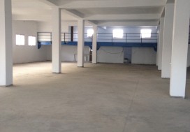 A VENDRE LOCAL INDUST 3000 M2 UTIQUE