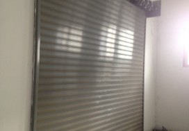 A VENDRE LOCAL INDUST 3000 M2 UTIQUE